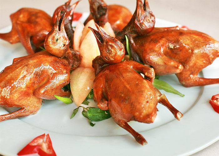 Các món ăn ngon mê ly thu hút thực khách trong tiệc đám hỏi