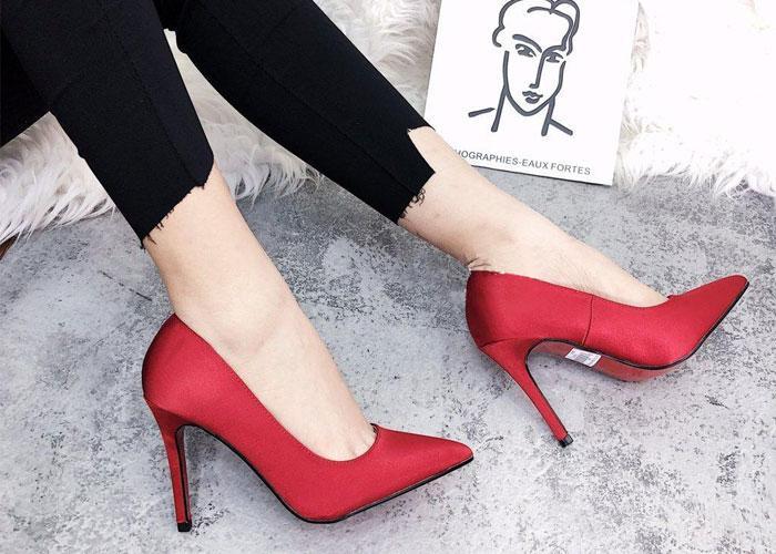 Tổ chức tiệc sinh nhật cho bạn gái nên tặng quà gì để nàng thêm yêu?