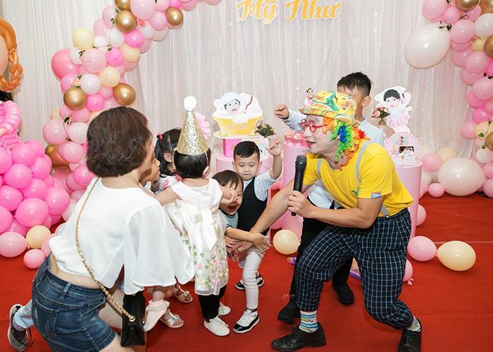 Làm sao để tổ chức tiệc đầy tháng hoàn hảo và chuyên nghiệp nhất