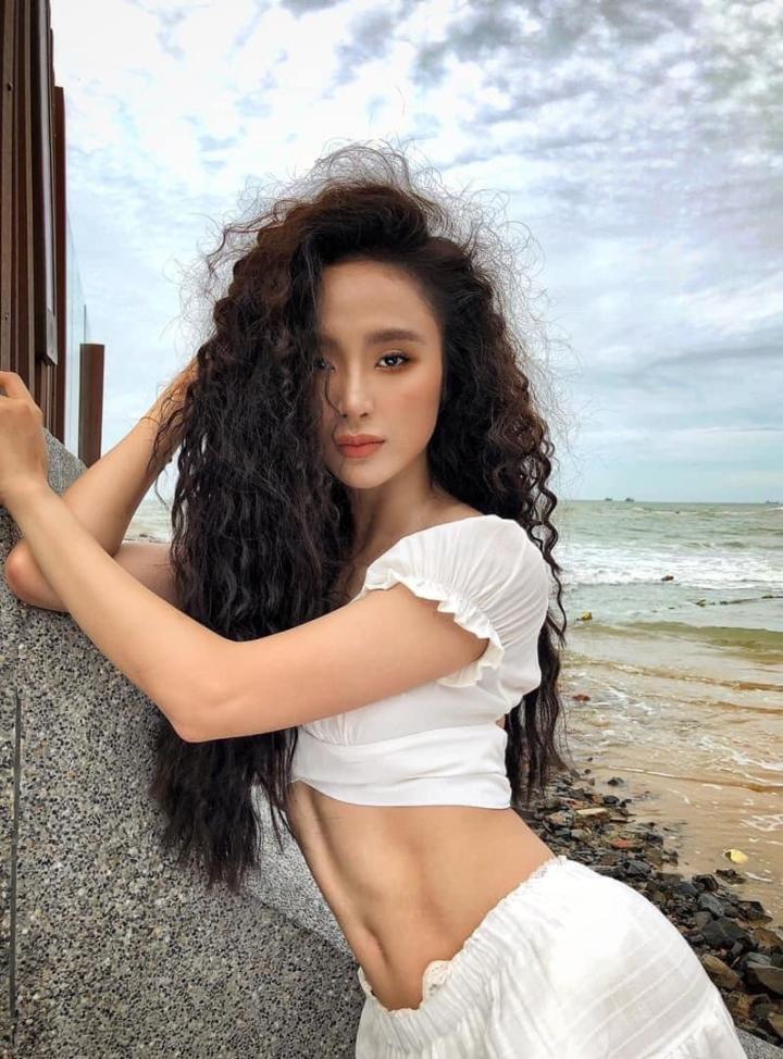 Angela Phương Trinh: Từ sao nhí thuần khiết đến 'nữ hoàng thị phi'