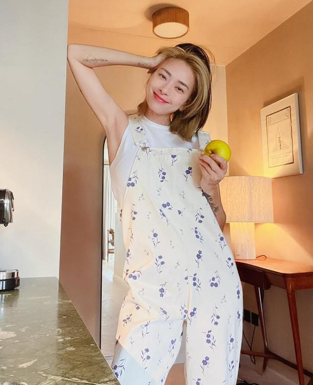 Thay đổi phong cách, Ngô Thanh Vân trẻ đẹp hơn sau đám cưới