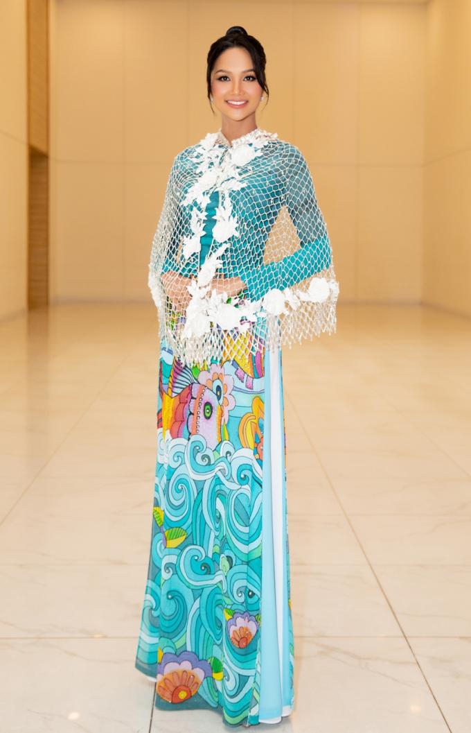 H'Hen Niê làm giám khảo Miss Peace Vietnam