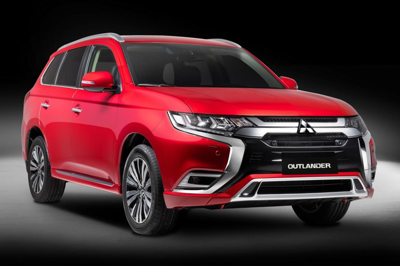 Giá xe Mitsubishi Outlander lăn bánh tháng 8/2022, nhiều quà tặng giá trị