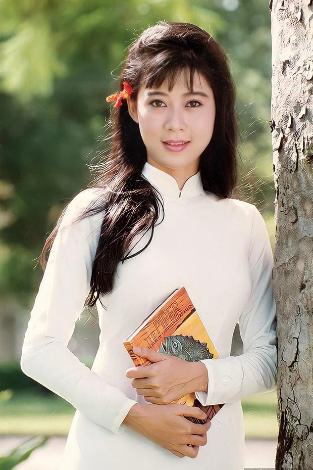 Cuộc sống hiện tại của “đệ nhất mỹ nhân” Diễm Hương và lý do ở ẩn