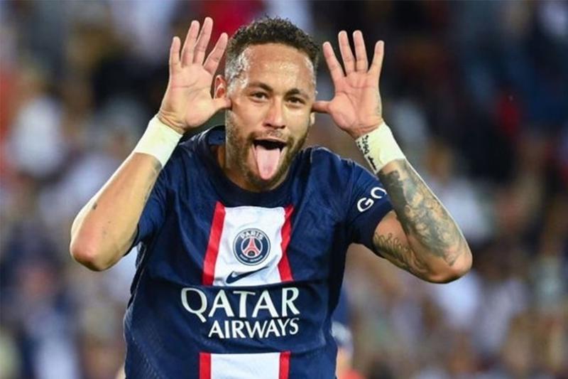 Neymar thích bài viết mỉa mai Mbappe