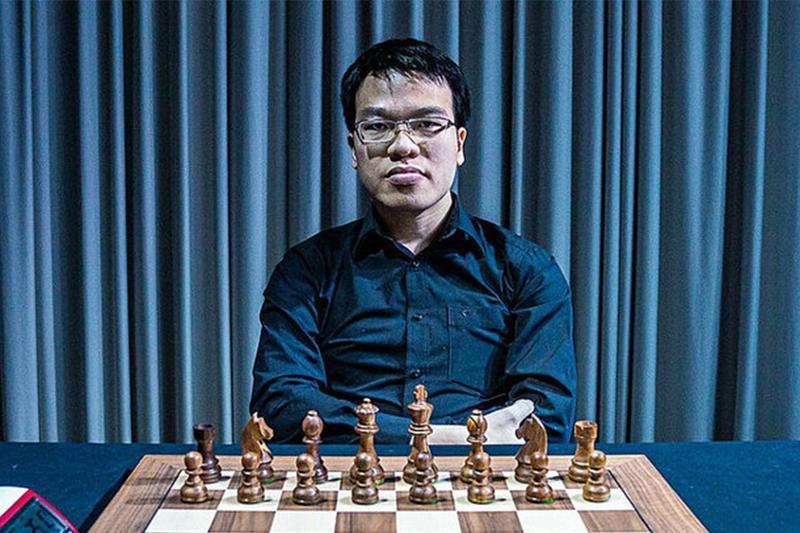 Vua cờ Carlsen bẫy Quang Liêm