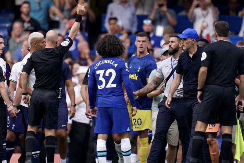 Tuchel không chấp nhận lời xin lỗi của trọng tài