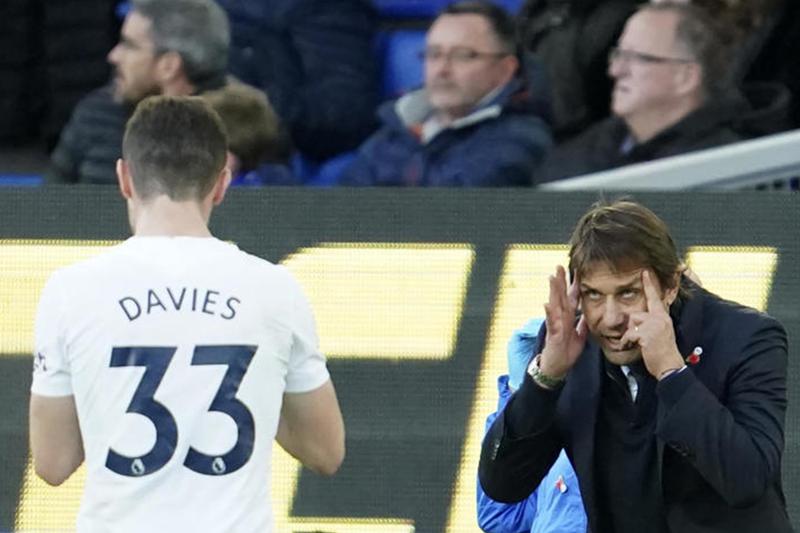 Cầu thủ Tottenham sẵn sàng lao vào tường vì Conte