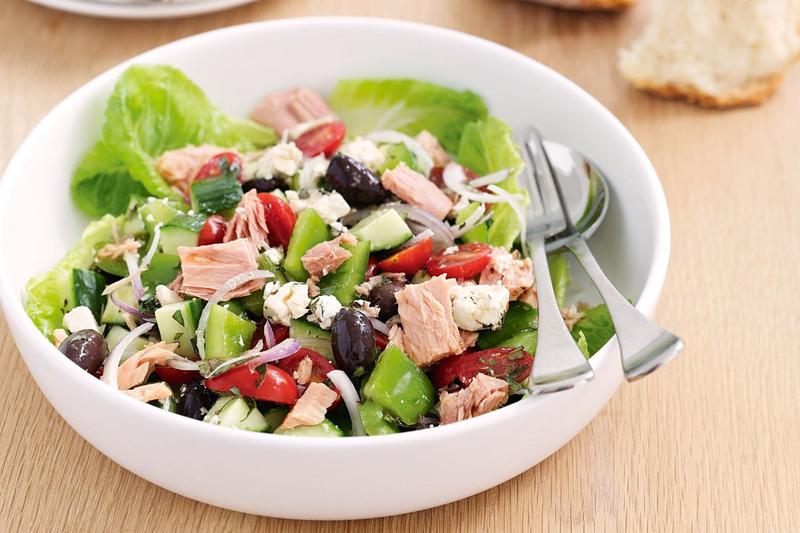 Cách làm salad cá ngừ (tuna salad) ngon miệng – đẹp da