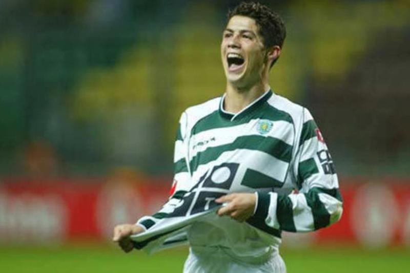 HLV Sporting Lisbon dọa từ chức nếu tuyển mộ Ronaldo